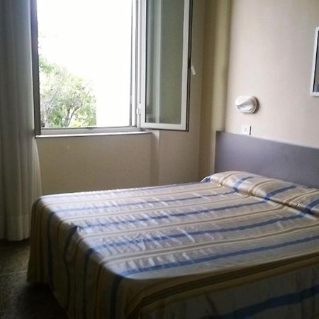 Hotel Moderno Pisa Habitación foto