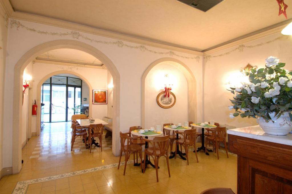 Hotel Moderno Pisa Exterior foto