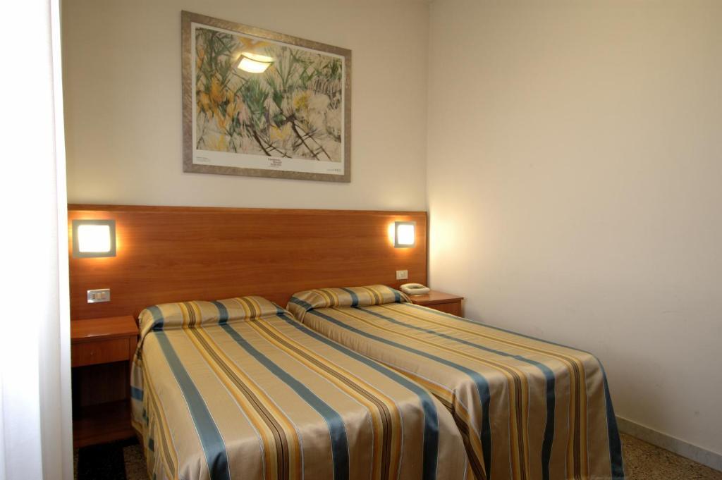 Hotel Moderno Pisa Habitación foto