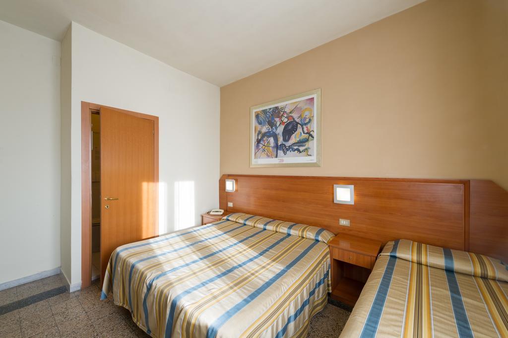 Hotel Moderno Pisa Exterior foto