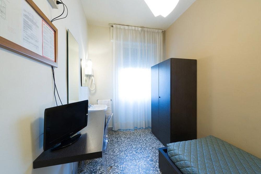 Hotel Moderno Pisa Exterior foto