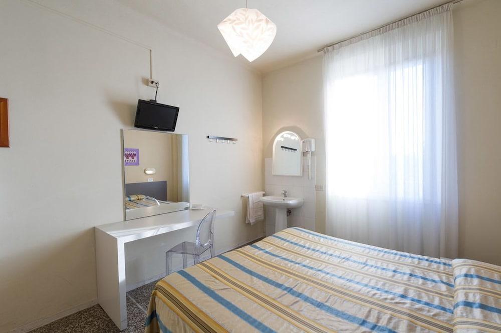 Hotel Moderno Pisa Exterior foto