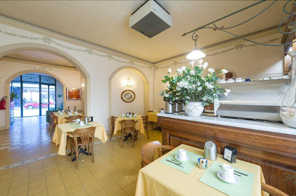 Hotel Moderno Pisa Exterior foto